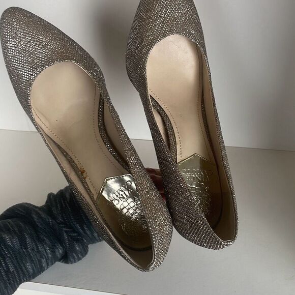 Vince Camuto Kadri Silver Sparkle Fabric Pumps Heels 8.5 - Picture 4 of 13